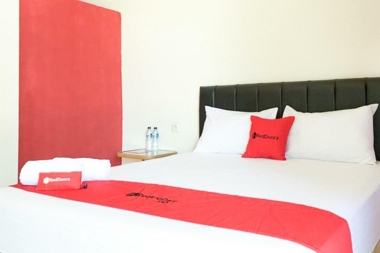 เรดดอร์ซ แอท ซิมปัง ลิมา จูปิเตอร์ Hotel โซรง ภายนอก รูปภาพ